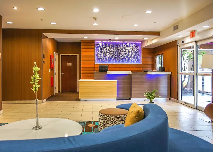 Hotel Fairfield North/i-10 3*