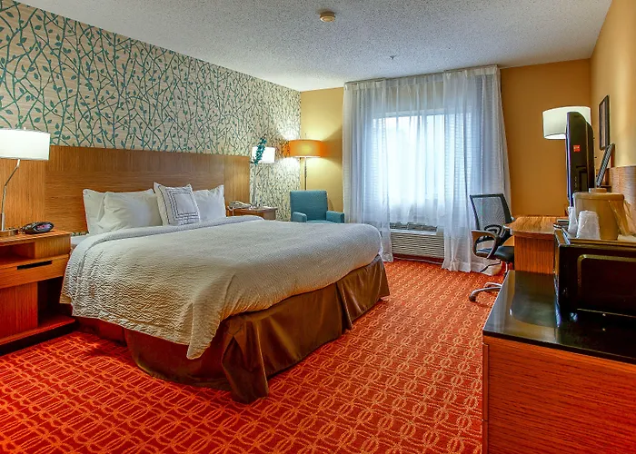 Hotel Fairfield North/i-10