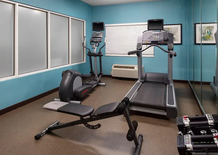 Fairfield North/i-10 Hotel 3*