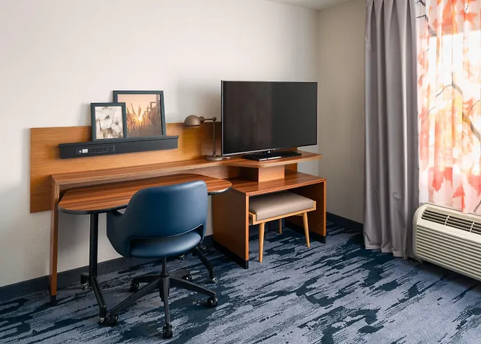 Fairfield North/i-10 Hotel 3*